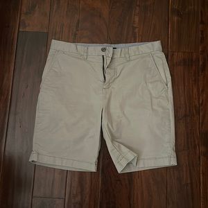 Tommy Hilfiger khaki shorts